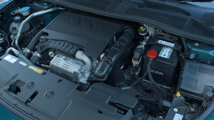 PEUGEOT 408 FASTBACK 1.6 Plug-in Hybrid 225 GT Premium 5dr e-DSC7